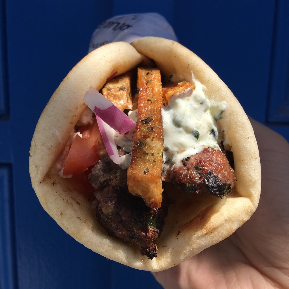 Souvlaki GR signature dishes Octapodi Ksidato
Prasini
Bifteki Pita